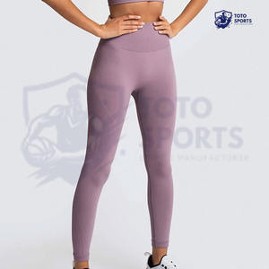 Ensemble de yoga personnalisé pour femme, respirant, léger, tendance, confortable, en tissu doux, performance optimale, meilleur fournisseur, vêtements de course et de fitness - Product Image 4