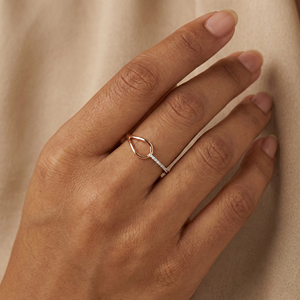 Anillo de oro amarillo macizo con diamante natural radiante de 0.05 quilates, color H-I, certificado por IGI, corte brillante redondo, claridad VS-SI. - Product Image 1