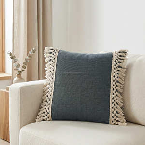 Coussin décoratif en coton bleu 20 × 20 pouces avec bordure tissée, coussin design, décoration contemporaine - Product Image 1