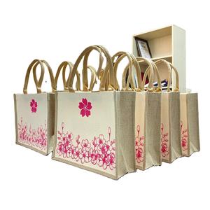 Bolsa de yute de tamaño mediano más vendida, diseño personalizado, Impresión de logotipo, transferencia de calor, Material PP, bolsa de compras colorida hecha en Vietnam - Product Image 1