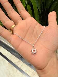 Pendentif soleil en argent sterling fait main, serti de pierres naturelles, style vintage, élégant, minimaliste, charme, cadeau d'anniversaire pour femme - Product Image 4