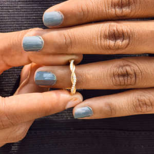 Anillo de Boda Infantil Moderno y Minimalista con Moissanita de Corte Brillante de 0.23ct, Engaste Pavé, Plata de Ley 925, Chapado en Oro Rosa - Product Image 3