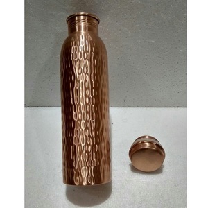 Botella de Agua de Cobre con Acabado Martillado, Diseño Minimalista, Portátil para Viajes - Product Image 5