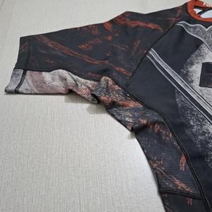 Rashguards de MMA Samurai con diseño personalizado para niños, con costuras de 5 agujas y paneles de malla para mayor transpirabilidad. - Product Image 3