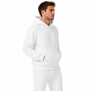 Tissu doux brossé et forme ample font de ce sweat à capuche pour homme un vêtement pratique pour les voyages, les promenades en plein air et le quotidien. - Product Image 3