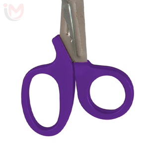 Tijeras Quirúrgicas con Mango Morado, Acero Inoxidable, 5.5 Pulgadas, para Uso en Quirófano - Product Image 3
