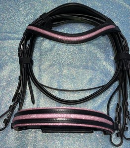 HM GLOBAL Brida Premium para Exhibición Ecuestre Full Cob DD de Cuero Genuino con Herrajes de Acero Inoxidable y Diadema de Tela Brillante - Product Image 1