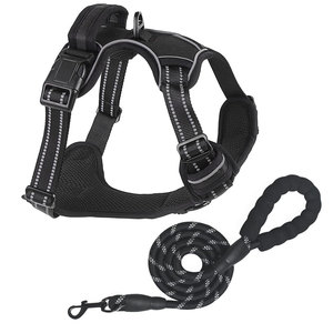 Harnais anti-traction pour animaux de compagnie avec clips avant et arrière, en tissu respirant, confortable et de contrôle efficace pour la promenade, l'entraînement et la course - Product Image 1