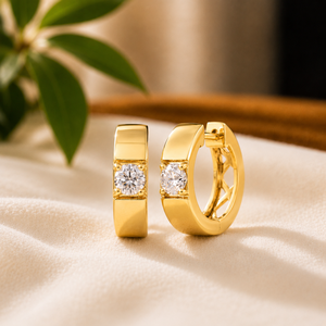Pendientes de aro clásicos de plata de ley 925 con engaste de diamantes redondos para mujer, diseño geométrico para uso diario. - Product Image 4