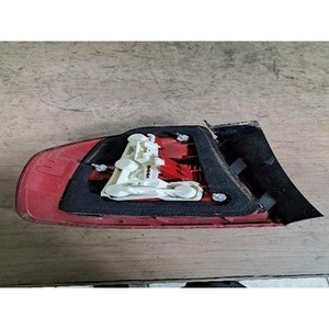 Feu arrière droit d'origine pour BMW Série 3 E90 320i, modèle 2011, référence OEM 6937458 - Product Image 4