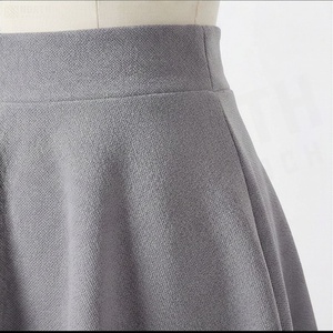 Jupe courte trapèze pour femme, couleur unie, taille élastique, en spandex et polyester, confortable, à porter toute l'année - Product Image 5