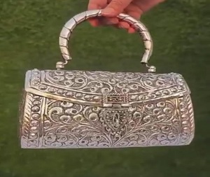 Nouvelle pochette de soirée argentée pour mariée, sac à main de demoiselle d'honneur argenté, pochette argentée par f s international - Product Image 5