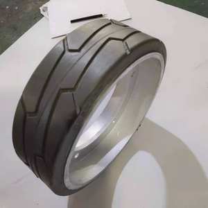 Neumático para Plataforma Elevadora de Tijera Iteco 323x100, Rueda Sólida IT7380, Número de Pieza 83709010 - Product Image 5