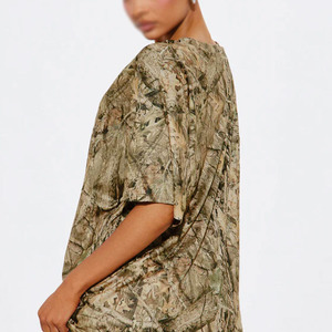 T-shirt ample camouflage pour femme, style streetwear décontracté, maillot de football américain, vêtements personnalisés en gros, OEM - Product Image 2