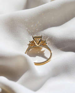 แหวนแต่งงาน/หมั้นเพชรทรงลูกแพร์ วินเทจ ทองคำขาว 14k เพชรเจียระไนจาก IGI/GIA Lab Grown สำหรับผู้ชายและผู้หญิง เหมาะสำหรับเป็นของขวัญในวันครบรอบ - Product Image 2