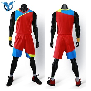 Conjunto de Uniforme de Baloncesto Personalizado para Hombre, Jersey y Pantalones Cortos de Baloncesto de Secado Rápido por Sublimación, Fabricante de Uniformes Deportivos OEM para Equipos - Product Image 2