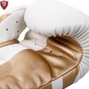 Ensemble de boxe SUMROOS SI : Gants en cuir blanc et or avec sangle de poignet réglable, durables, protecteurs et confortables pour l'entraînement, à lacets - Product Image 3