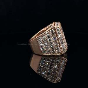 แหวนเพชรโมอิสซาไนต์และมรกต 18.75 กะรัต สำหรับผู้ชาย แหวนทองคำขาว 14K ดีไซน์หรูหรา แหวนหมั้นประดับเพชรเต็มวง แหวนนิ้วก้อยสำหรับผู้หญิง - Product Image 4
