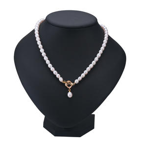 Collier minimaliste en perles d'eau douce pour femmes, design polyvalent et tendance, chaîne de clavicule - Product Image 4