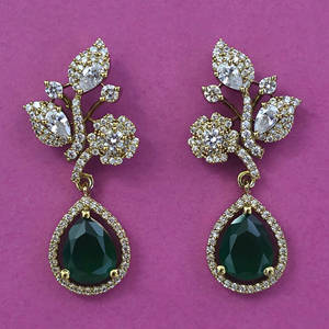 Exportador de Joyería de Moda en India, Pendientes Clásicos de Circonia Cúbica con Baño de Mehndi 444106 - Product Image 2