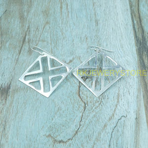 Pendientes colgantes de plata de ley 925 con forma de diamante geométrico, hechos a mano, minimalistas, para mujer, joyería de moda. - Product Image 3