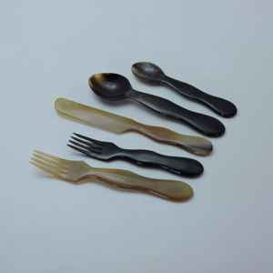 Juego de cubiertos de cuerno de búfalo de diseño artesanal, utensilios de cocina de cuerno natural, cubertería de cuerno a un precio razonable - Product Image 1