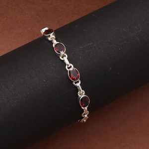 Bracelet à breloques en argent sterling avec grenat rouge, pierre précieuse ovale, réglable, design simple et classique, bijou délicat, cadeau pour elle - Product Image 5