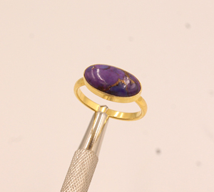 Bague en argent sterling 925 plaqué or 18 carats avec améthyste naturelle violette, pierre précieuse ovale, style classique, pour soirée, vente en gros, minimaliste - Product Image 1