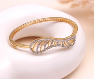 Brazalete Abrible de Latón Chapado en Oro de 22K con Circonitas, Brazalete Kada, Joyería Tradicional para Bodas, Regalo para Ella - Product Image 1
