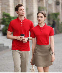 เสื้อโปโลผู้ชายผ้าโพลีเอสเตอร์คอตตอนแบบเรียบ ราคาโรงงาน OEM รับปักโลโก้ พิมพ์ลายตามสั่ง - Product Image 2
