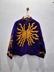 Veste bomber d'hiver classique en velours faite à la main, doublure en coton écologique brodée de fleurs Suzani, Bless International - Product Image 1