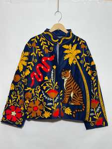 Veste en velours Suzani brodée à la main de qualité supérieure pour occasions spéciales, motif tigre, serpent, palmier, bleu royal, veste florale Suzani bohème - Product Image 1