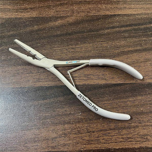 Pince à extensions capillaires personnalisée avec logo, 2 trous, courbée, en acier inoxydable, couleur beige, outils pour extensions capillaires - Product Image 1