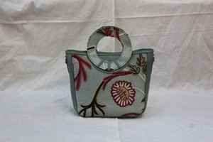 Bolso tote de algodón con bordado floral estilo Ari de Cachemira, con borlas, cierre de cremallera, estilo hobo, para uso diario de mujer. - Product Image 4