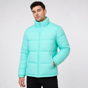 Prendas de abrigo acolchadas premium que ofrecen un calor práctico y un confort suave con una construcción elegante para la versatilidad del estilo urbano en invierno. - Product Image 1
