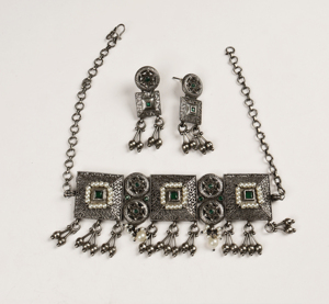 Conjunto de Collar Gargantilla Vintage de Plata Oxidada de Dos Tonos |   Joyería Étnica Tribal India de Piedra Verde |   Regalo de Boda Estilo Boho - Product Image 5
