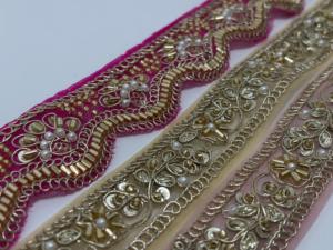 Bordure en dentelle brodée avec pierres, perles et embellissements pour sari, lehenga, robe et décoration artisanale - Product Image 1