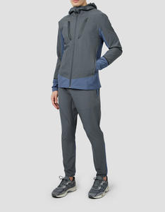 Conjunto de Chándal Personalizado de Poliéster y Nylon con Chaqueta Cortavientos y Pantalones Jogger con Cremallera para Hombre - Product Image 1