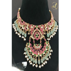 Glamoroso Juego de Collar y Aretes Jadau Clásico Chapado en Oro de Latón de Calidad Superior para Regalo de Compromiso, Aniversario o Fiesta para Mujer - Product Image 1