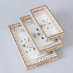 Ensemble de 3 plateaux de service rectangulaires en émail, style standard, pour la présentation des aliments, par Blossom Craft India - Product Image 4