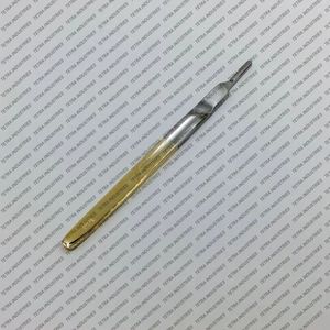 Portacuchillas de Calidad Alemana para Bisturí # 9 Instrumentos Quirúrgicos Manuales de Acero Inoxidable con Mango Dorado, Clase II, Certificación CE - Product Image 3