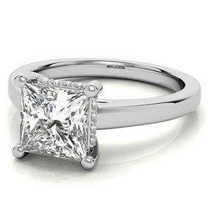 Anillo de compromiso de moissanita de 2 quilates con corte princesa y halo oculto, anillo de boda de oro blanco macizo de 10 quilates para ella - Product Image 3