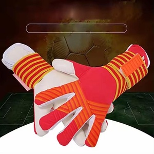 Gants de gardien de but professionnels Giga Latex avec injection de silicone au dos, coupe moyenne, sangle intégrée, enveloppe de pouce, design personnalisé - Product Image 5
