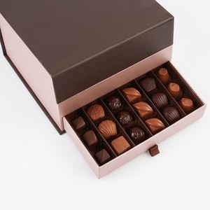 Caja de Chocolate Rígida de Alta Gama con Cierre Magnético, Empaque de Regalo de Cartón para Confitería Premium - Product Image 3