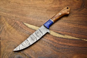 Cuchillo de Filetear de Lujo Damascus de BA Enterprises |   Cuchillo de 512 capas con hoja forjada de borde serrado y punta caída, mango de madera Pakka pulido - Product Image 4