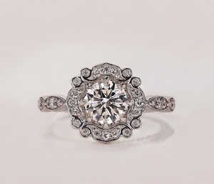 Bague de fiançailles ou de promesse en or massif 18 carats avec diamant de laboratoire octogonal certifié IGI 3,24 carats, couleur E, clarté VS1, monture halo - Product Image 5