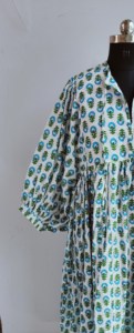 Elegante Vestido Midi Boho Blanco y Azul con Estampado Floral, Hecho a Mano en Algodón, con Cuello de Lazo y Estampado Étnico, Vestido Casual - Product Image 3