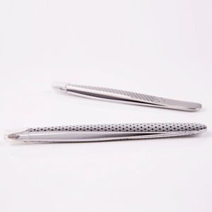 MAHFOOZ INSTRUMENTS Pince à épiler argentée pour sourcils, lot de 2 pinces à épiler obliques en acier inoxydable de haute qualité pour les poils du visage, outils de maquillage - Product Image 3