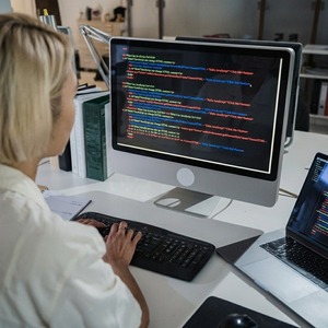 Dynamische Desktop-Software-Dienstleistungen: Entwicklung Maßgeschneiderter Native Anwendungen und Fortschrittliche Unternehmenssystemarchitektur - Product Image 4