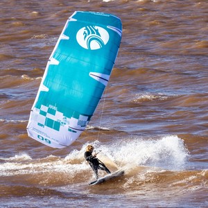 Cometa Cabrinha SWITCHBLADE para Kiteboarding y Kitesurfing, 10m/12m/14m, Azul Claro - Product Image 6